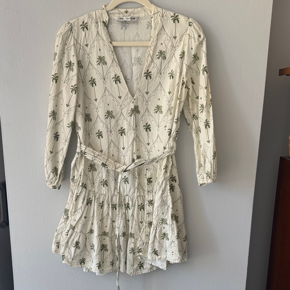 Zara Green Palm Print Long Sleeve Dress